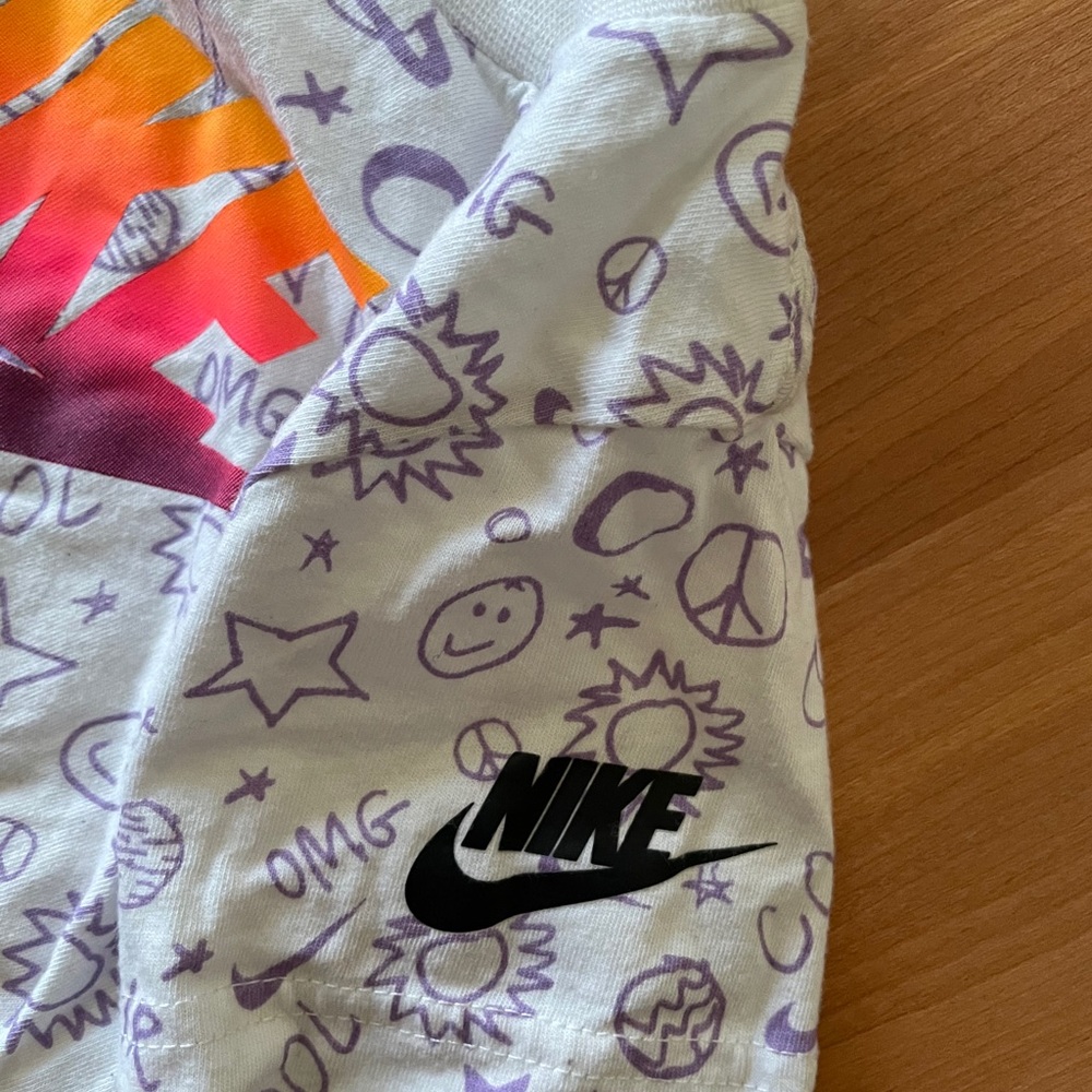 Nike Tee - Picture 2 of 3
